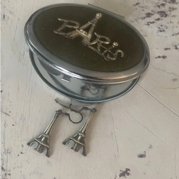 Paris .925 Silver Eiffel Tower Earrings stamped designer - Picture 6 of 6